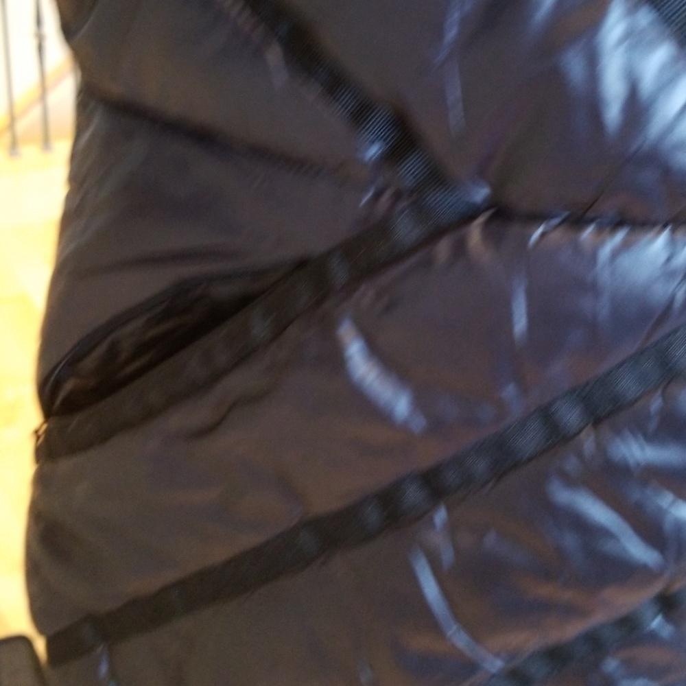 Vest - Picture 3 of 5